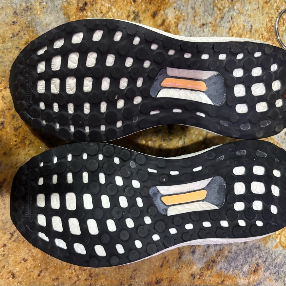 Adidas ultraboost primeknit size 5.5 - Picture 9 of 9